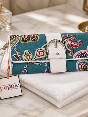 Poppie Jones The Many Moods Of Poppy Jones Paisley Print Wristlet Clutch New